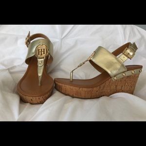 SOLD 💔😭💔 Tommy Hilfiger Wedge Sandals  Size